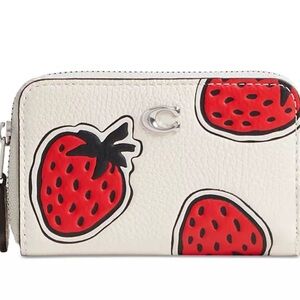 🍓NWT - Coach Small Strawberry-Print Zip-Around Leather Card Case 🍓